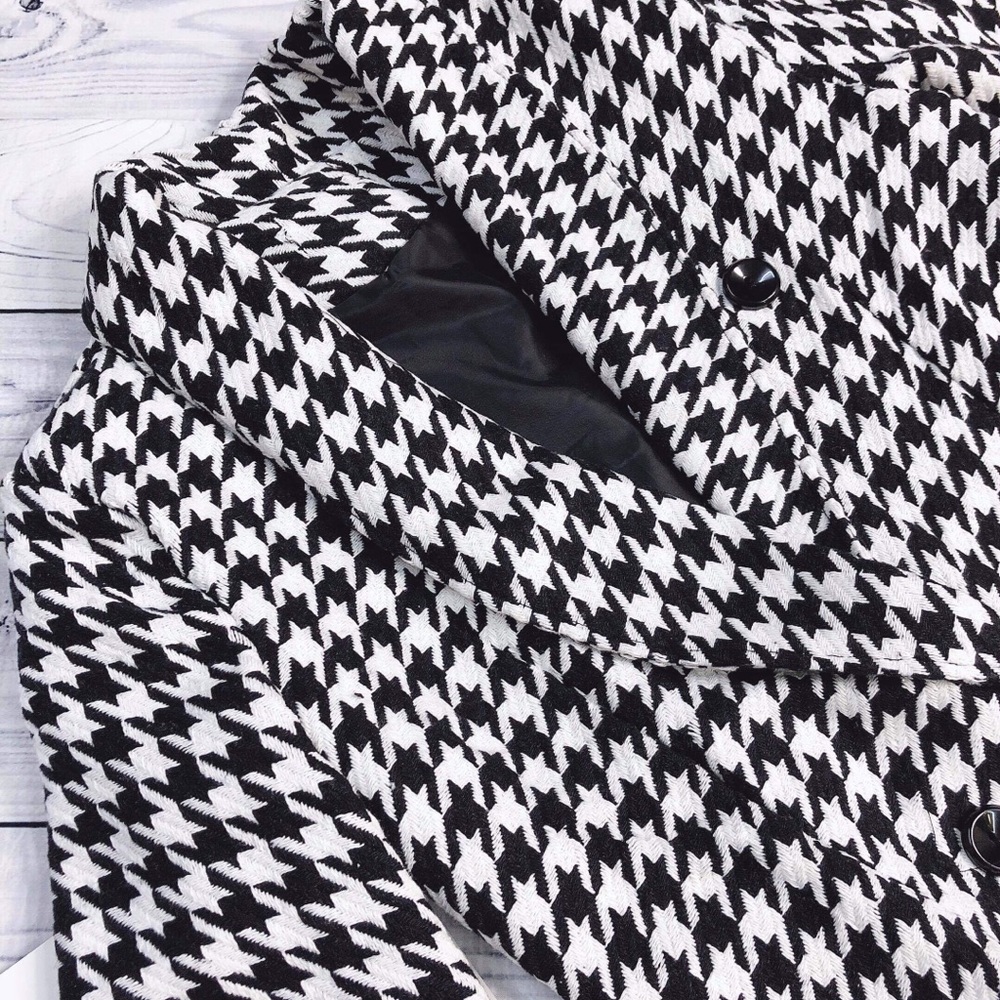 Coat - Picture 2 of 4